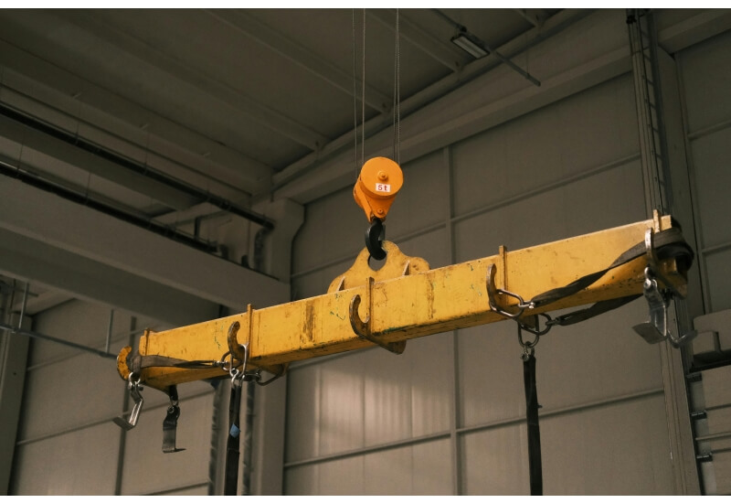 Kayra Göktürk Mühendislik, vinç ve taşıyıcı ekipman imalatı ile endüstriyel tesislerde güvenli, dayanıklı ve verimli taşıma çözümleri sunar.